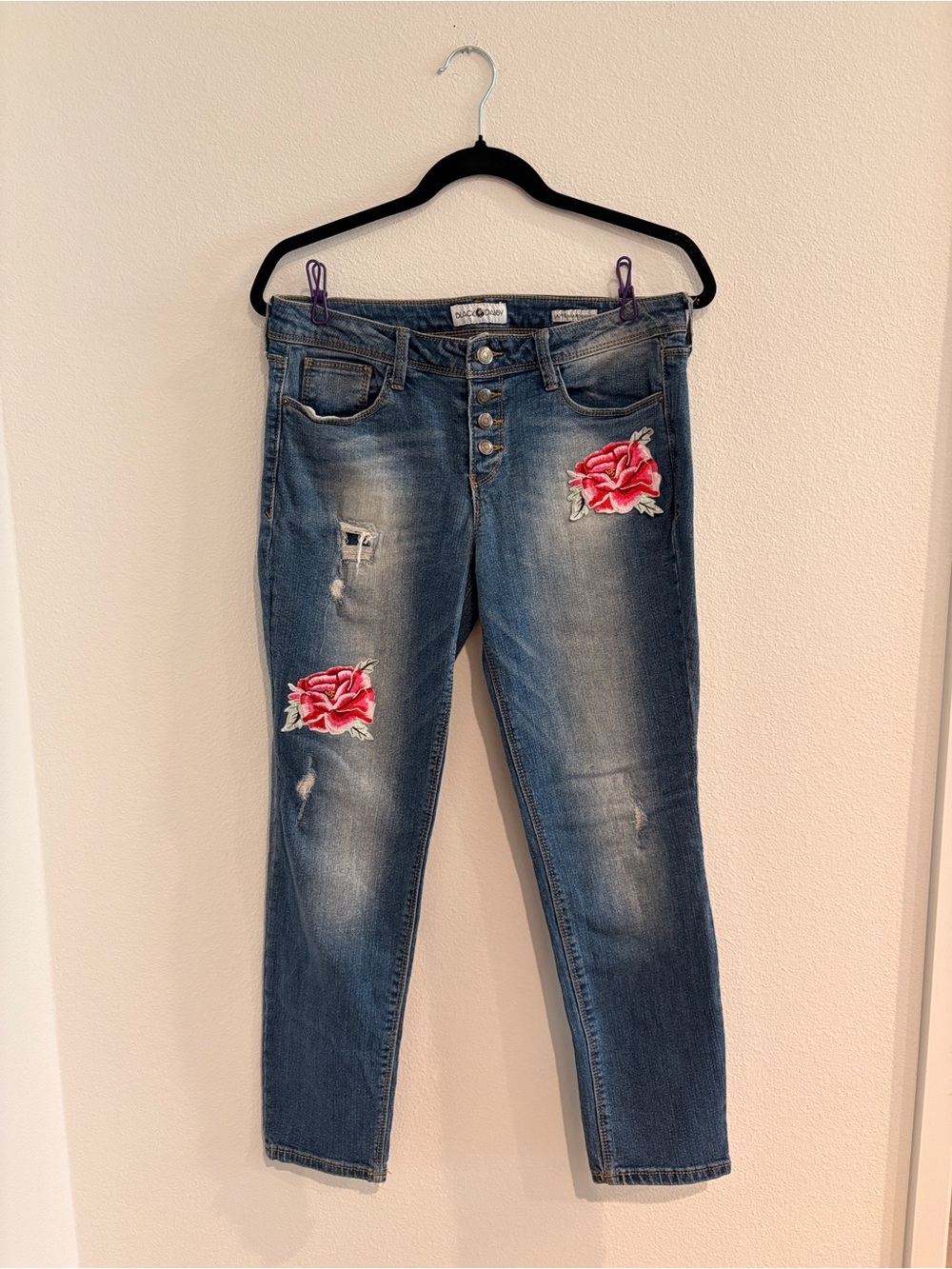 Women’s Black Daisy Blue Distressed Jeans with Red Rose Embroidered Patches